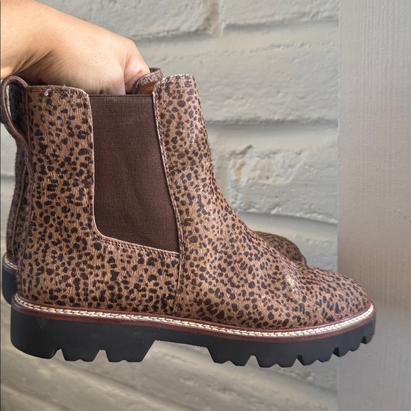 Madewell Leopard Print Ankle Boots (size 9) - Picture 9 of 17
